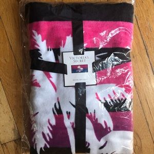 Victoria’s Secret NEW Beach Towel